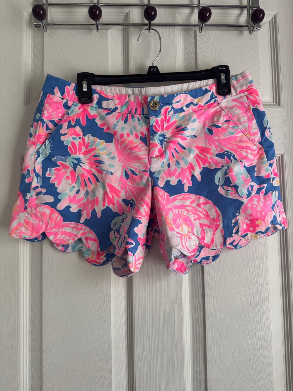 Lilly Pulitzer Buttercup Pink & Blue Floral Scallop Hem Women's Shorts